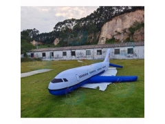 مجسمات طائرات قابلة للنفخ